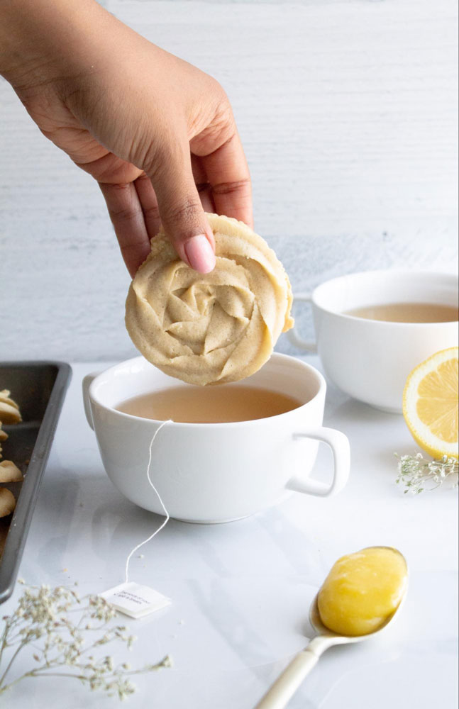 Lemon Shortbread Sandwich Cookies